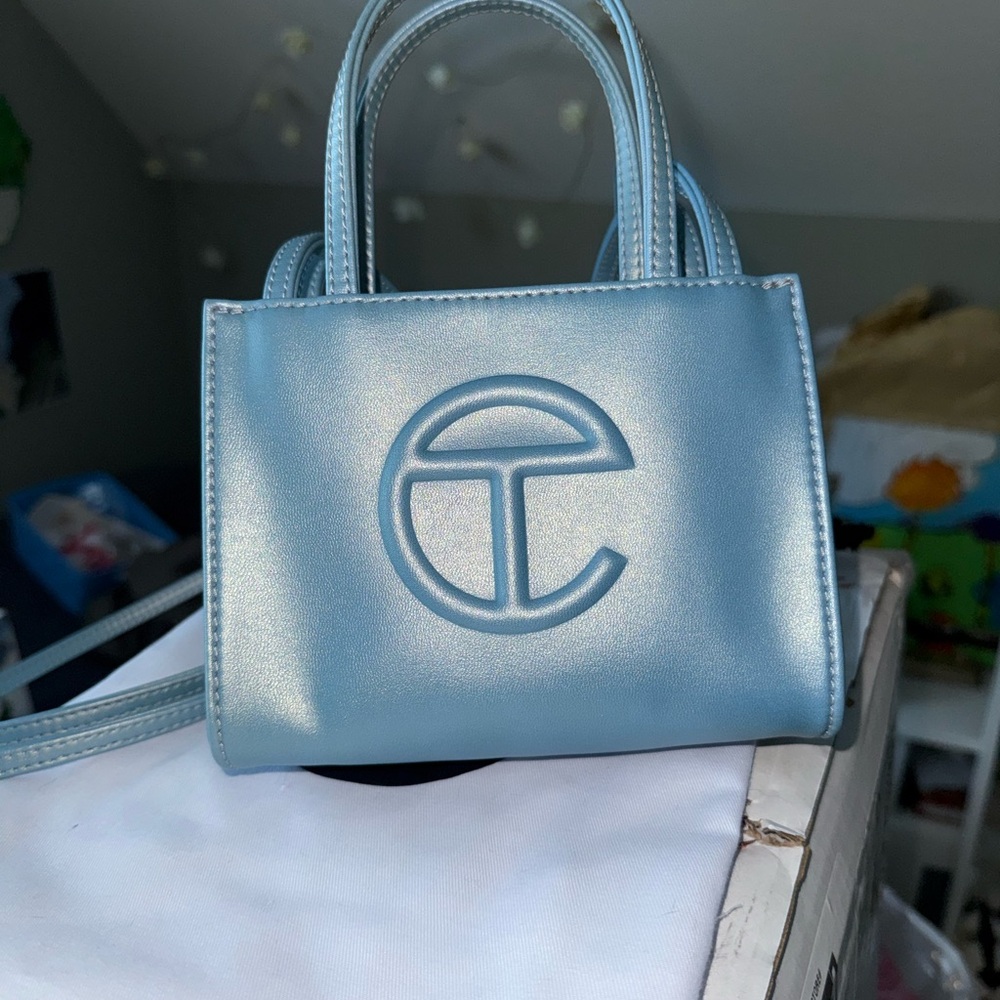 🚨SOLD🚨 Telfar Small Shopping Bag in Sting Ray
